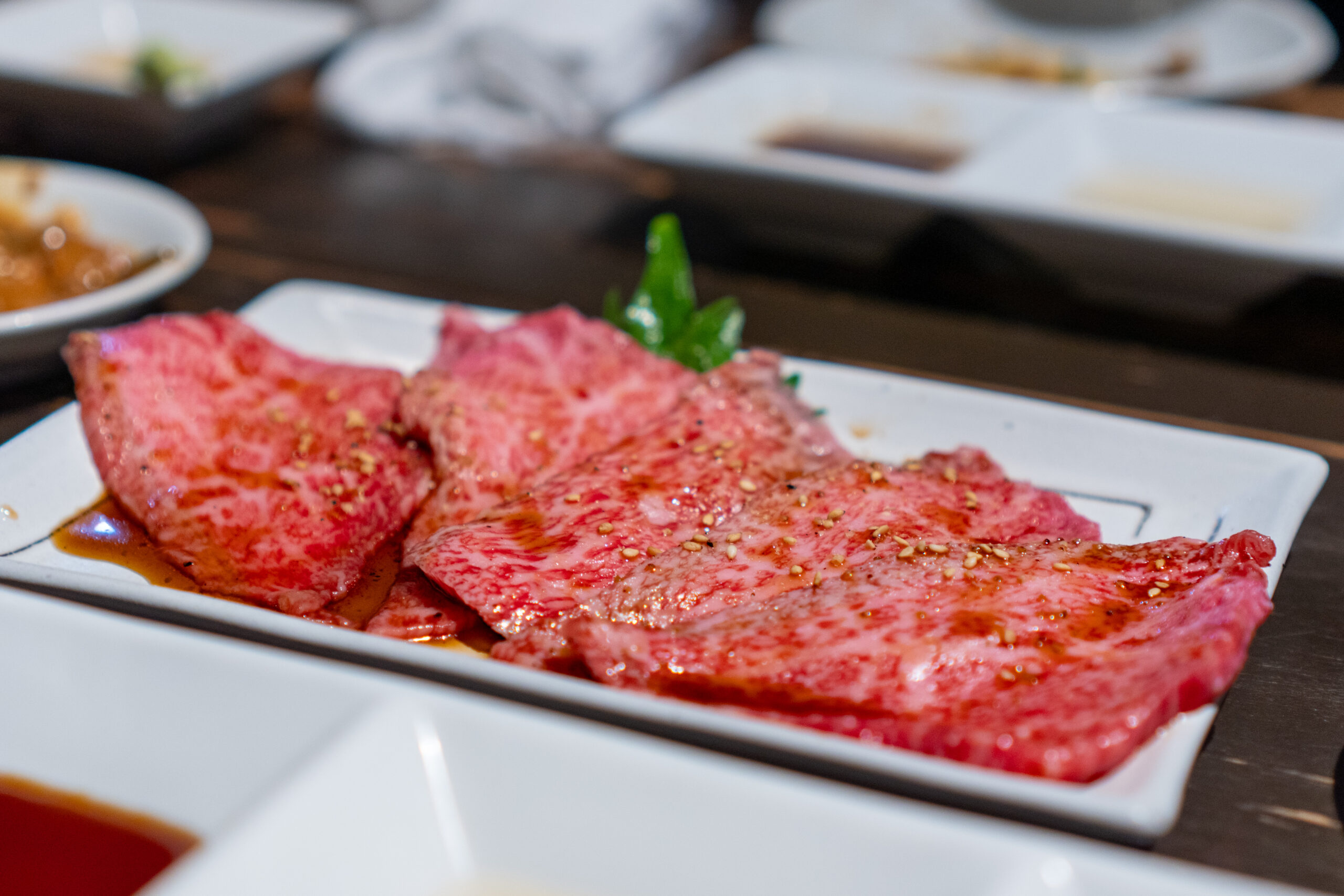 【八柱】予約困難な焼肉の聖地「炭火焼肉ぼたん」徹底解剖！東松戸の姉妹店「白ぼたん」情報や幻の焼酎ラインナップまで